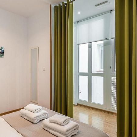 Waou Apartamentos En Sol Confort 7 Madrid Luaran gambar