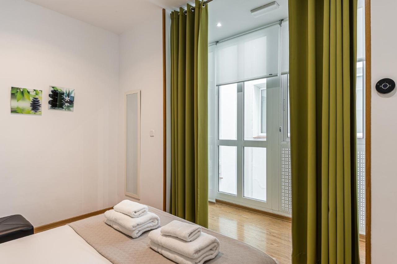 Waou Apartamentos En Sol Confort 7 Madrid Luaran gambar