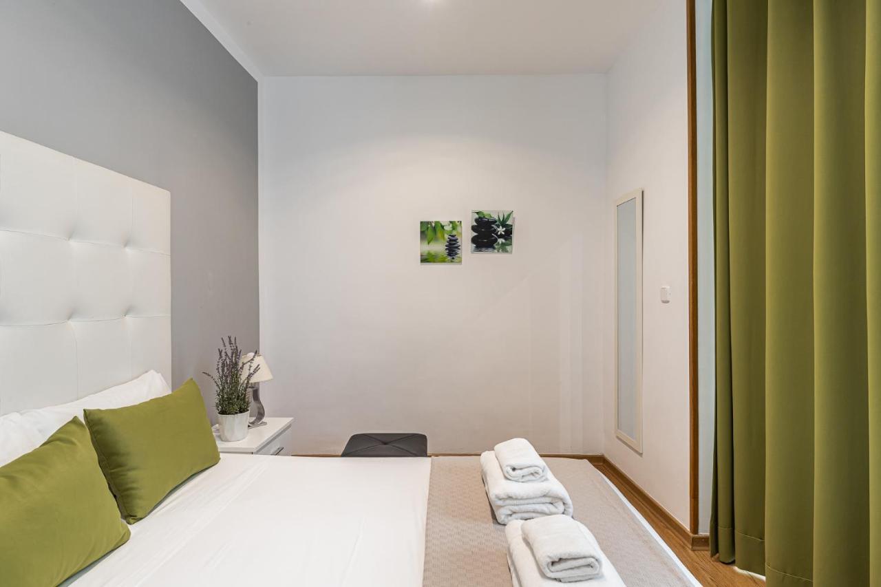 Waou Apartamentos En Sol Confort 7 Madrid Luaran gambar
