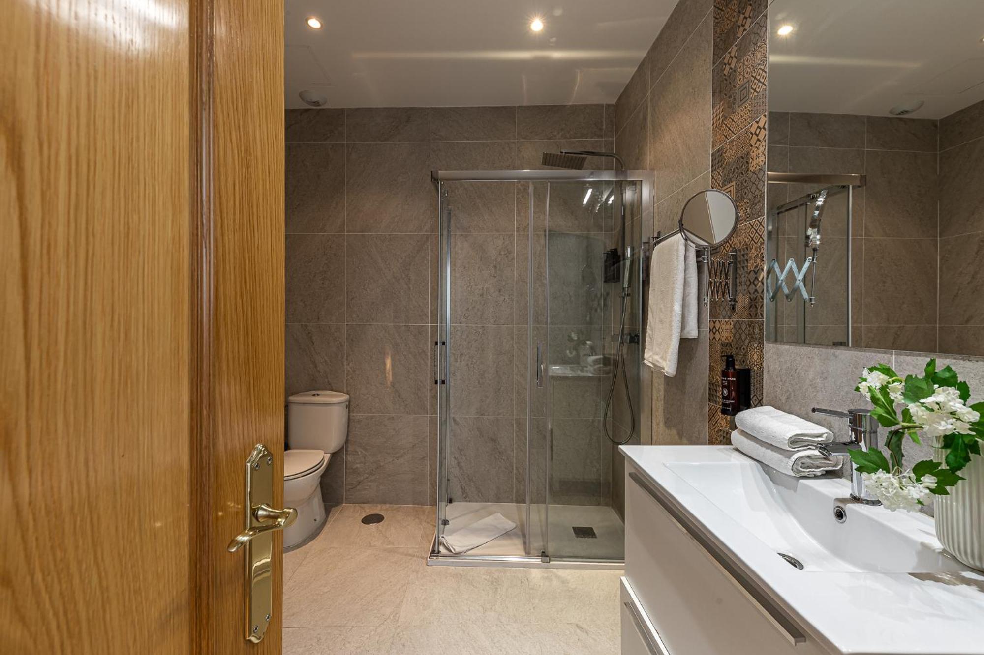 Waou Apartamentos En Sol Confort 7 Madrid Luaran gambar